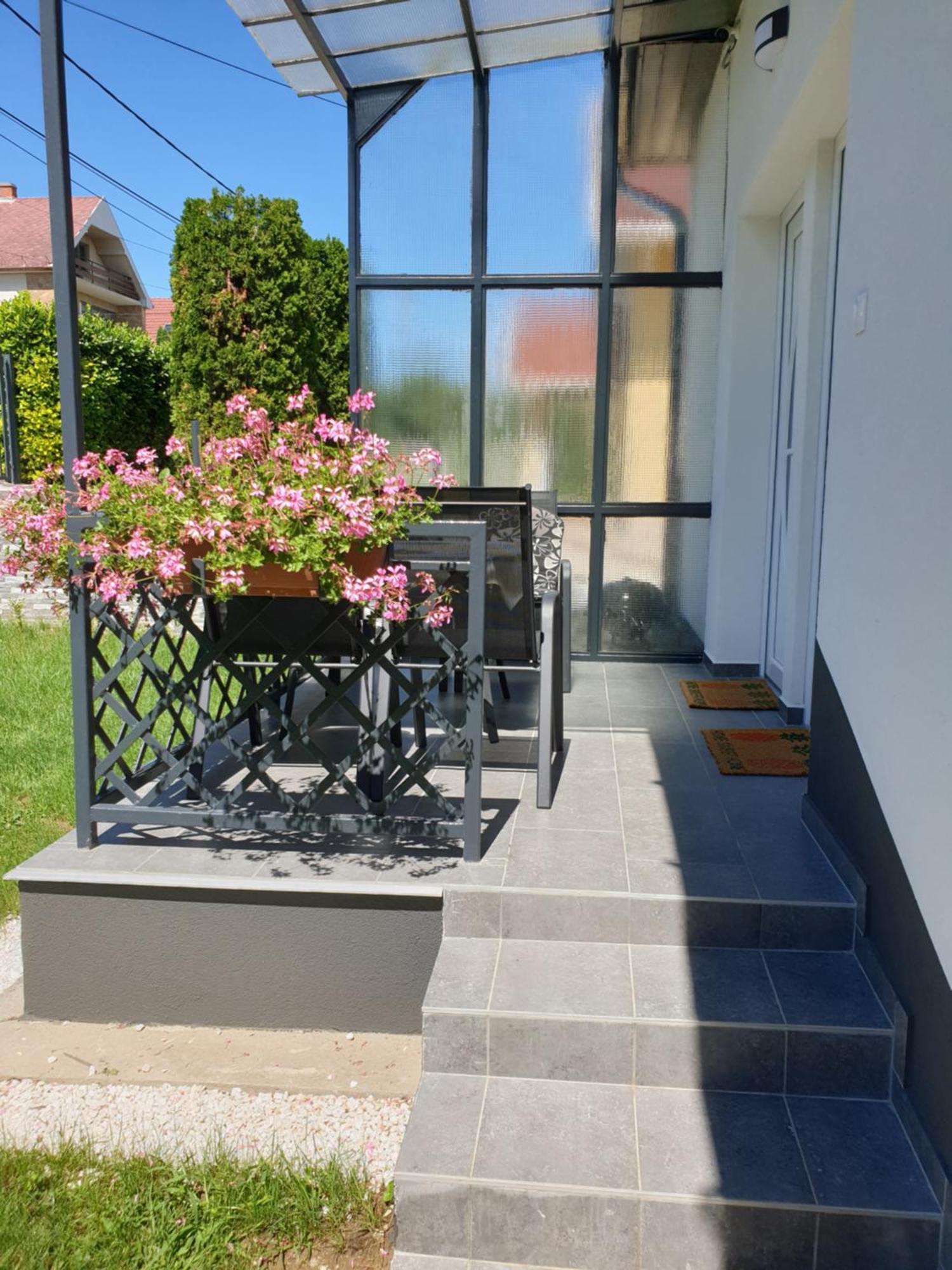 Adri Apartman Залакарос Стая снимка