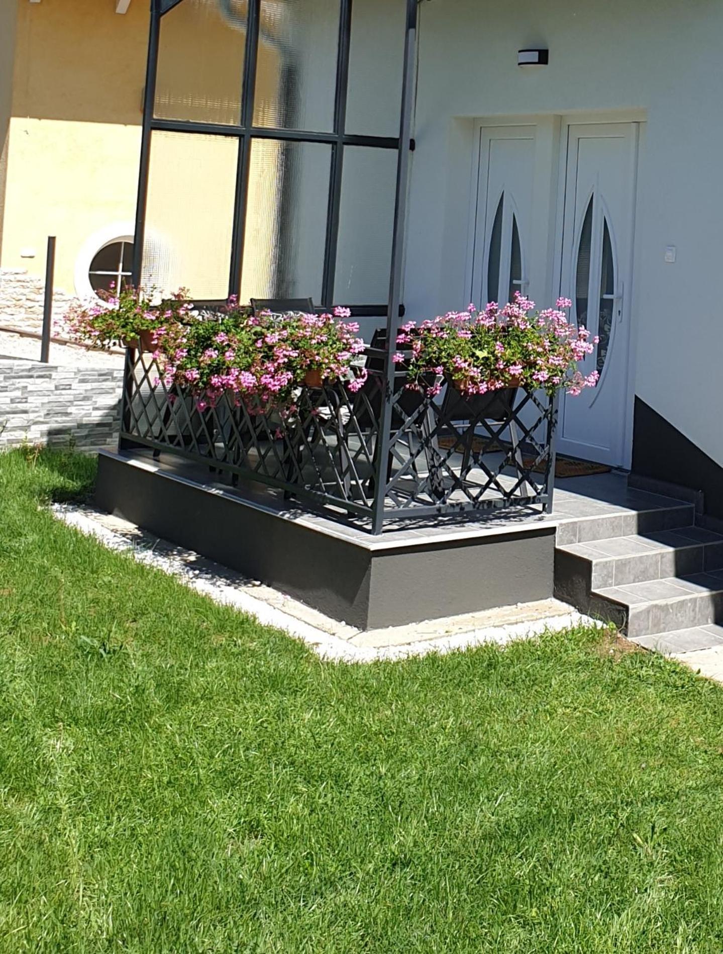 Adri Apartman Залакарос Стая снимка