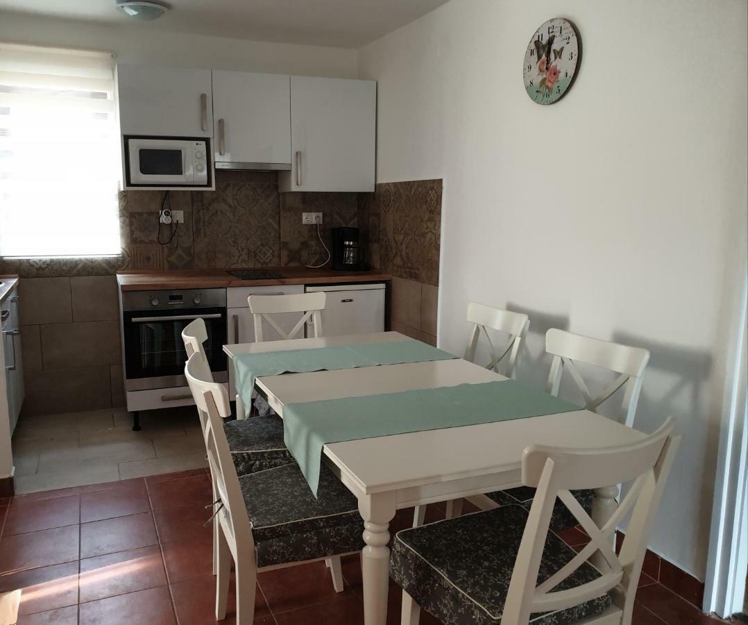 Adri Apartman Залакарос Екстериор снимка